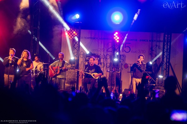 Θανάσης Παπακωνσταντίνου στον Ασύρματο